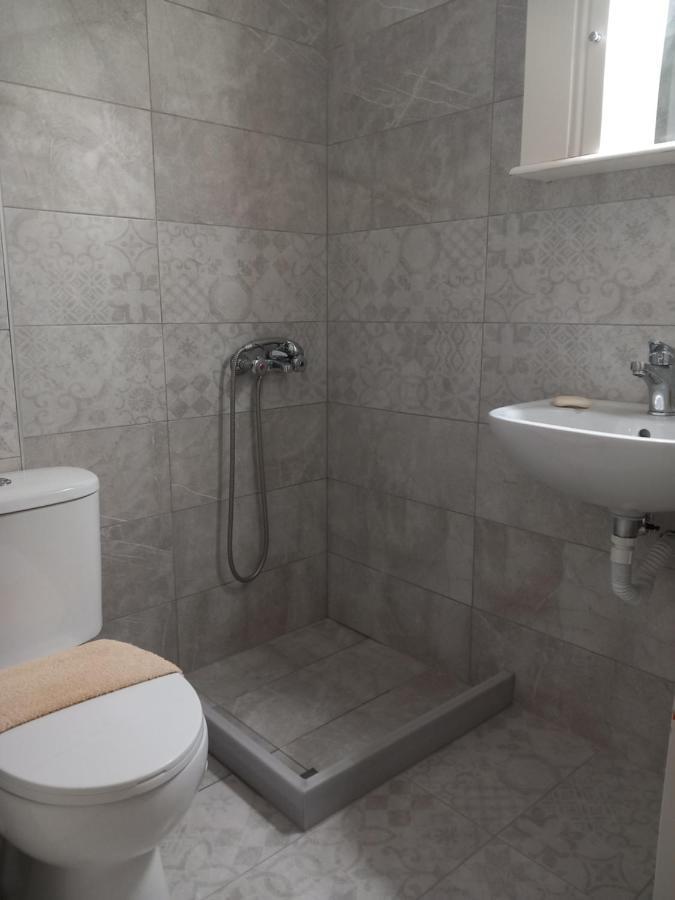 Jasmine'S Guest House Карловаси Екстериор снимка